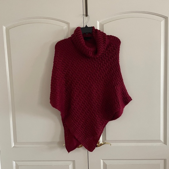 Steve Madden Maroon Knit Poncho - Picture 2 of 4